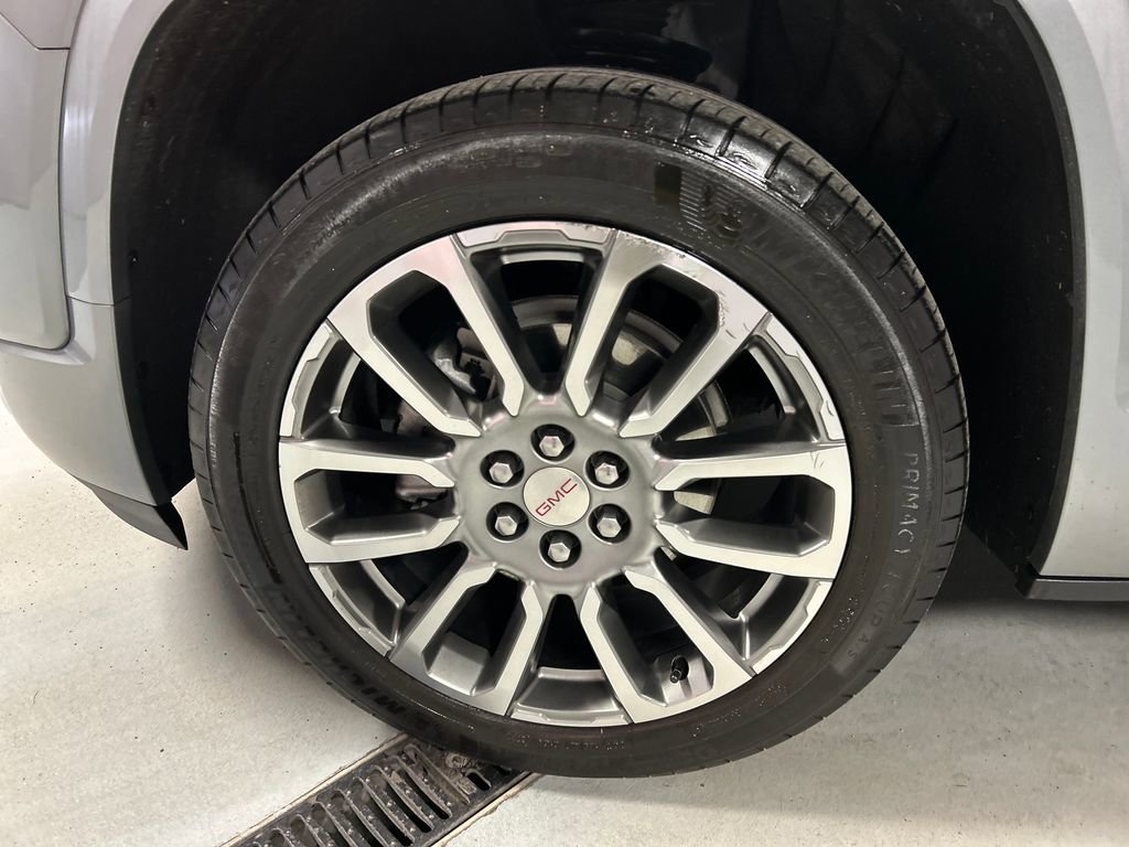 Used 2023 GMC Acadia Denali w/ Denali Ultimate Package image 9