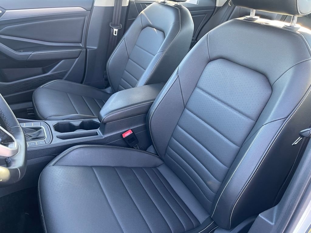 Used 2022 Volkswagen Jetta SE image 10