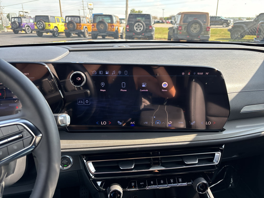 Used 2026 Chevrolet Traverse LT w/ Driver Confidence Package FWD image 18