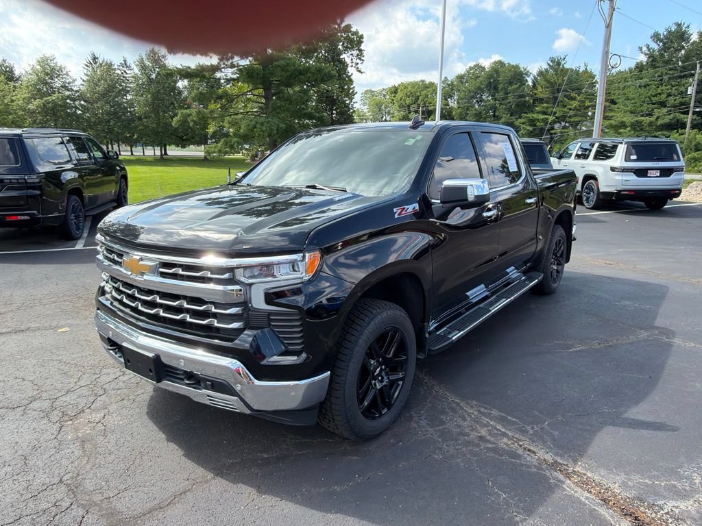Used 2023 Chevrolet Silverado 1500 LTZ w/ LTZ Premium Package AWD/4WD image 2