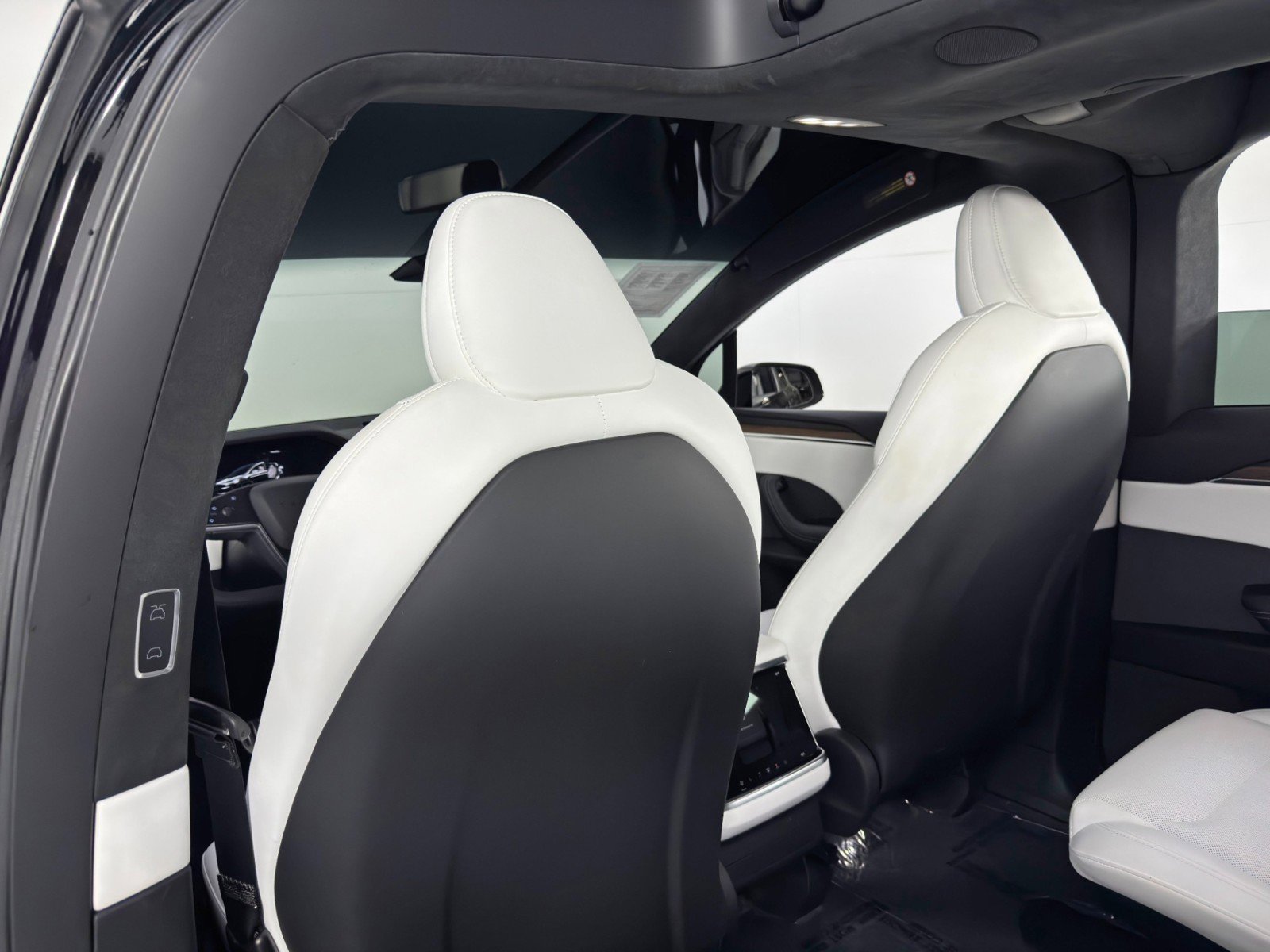 Used 2023 Tesla Model X image 37