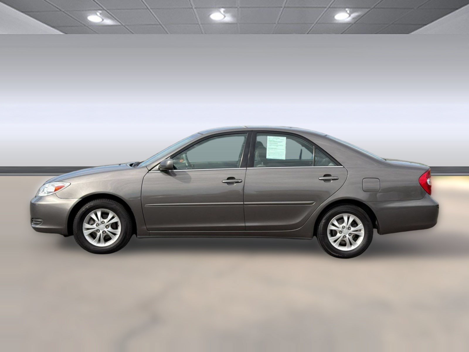 Used 2004 Toyota Camry LE FWD image 2