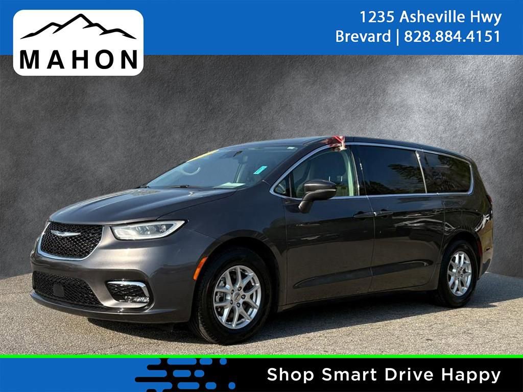 Used 2023 Chrysler Pacifica Touring-L