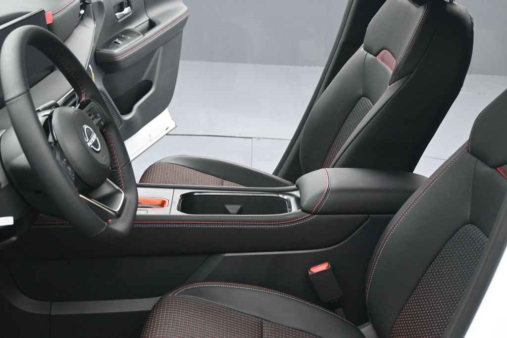 New 2026 Nissan Kicks SR w/ Cold Weather Package FWD image 16