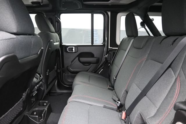 Used 2024 Jeep Wrangler Unlimited Rubicon w/ Technology Group AWD/4WD image 9