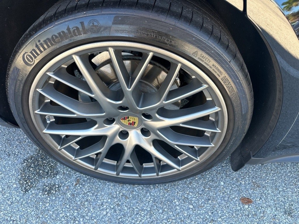 Used 2018 Porsche Panamera 4S image 21