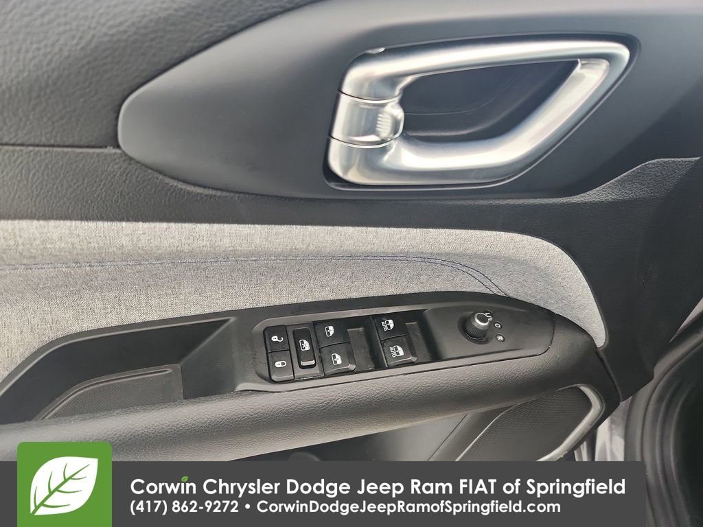 Certified 2024 Jeep Compass Latitude image 21