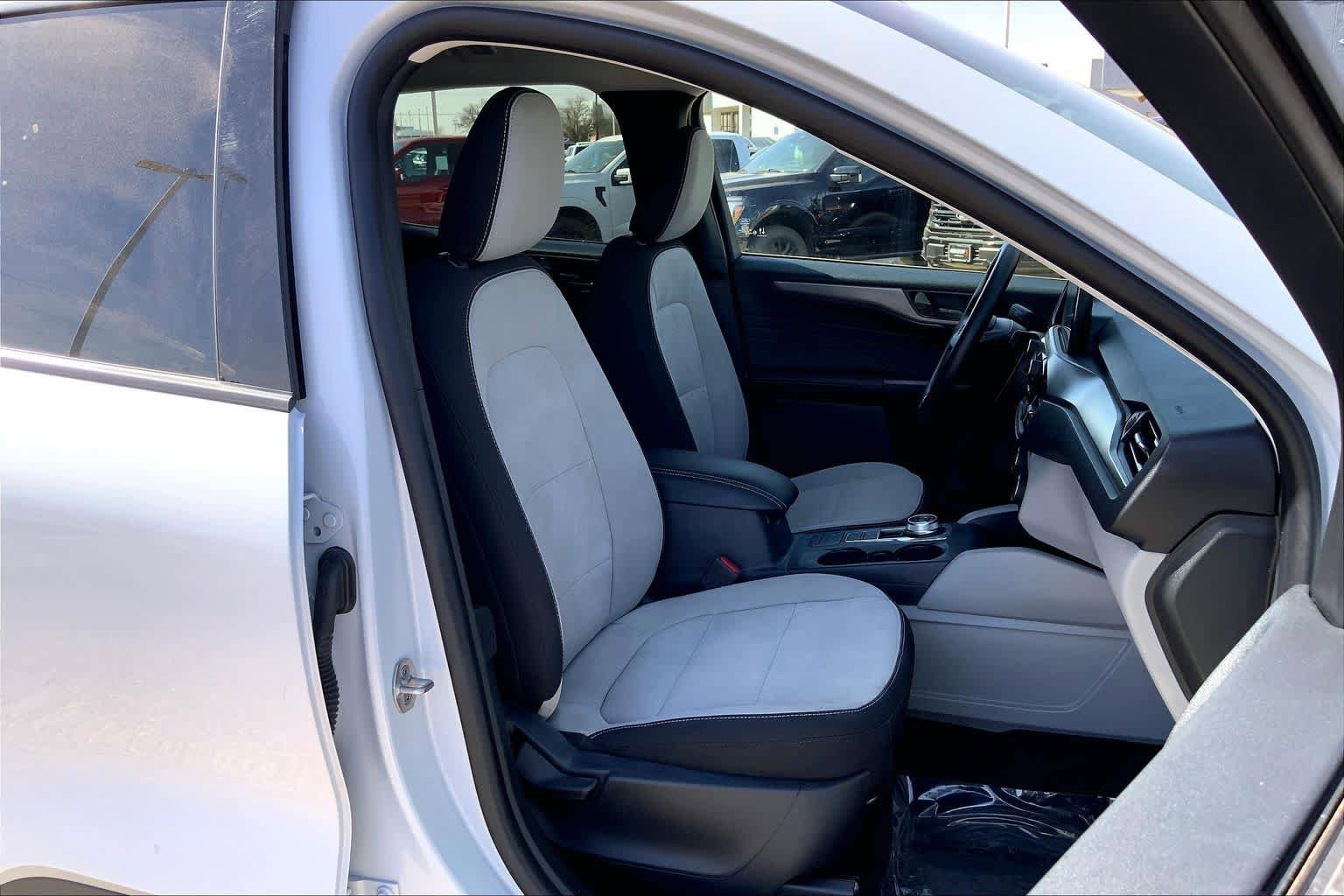 Used 2025 Ford Escape Active FWD image 16