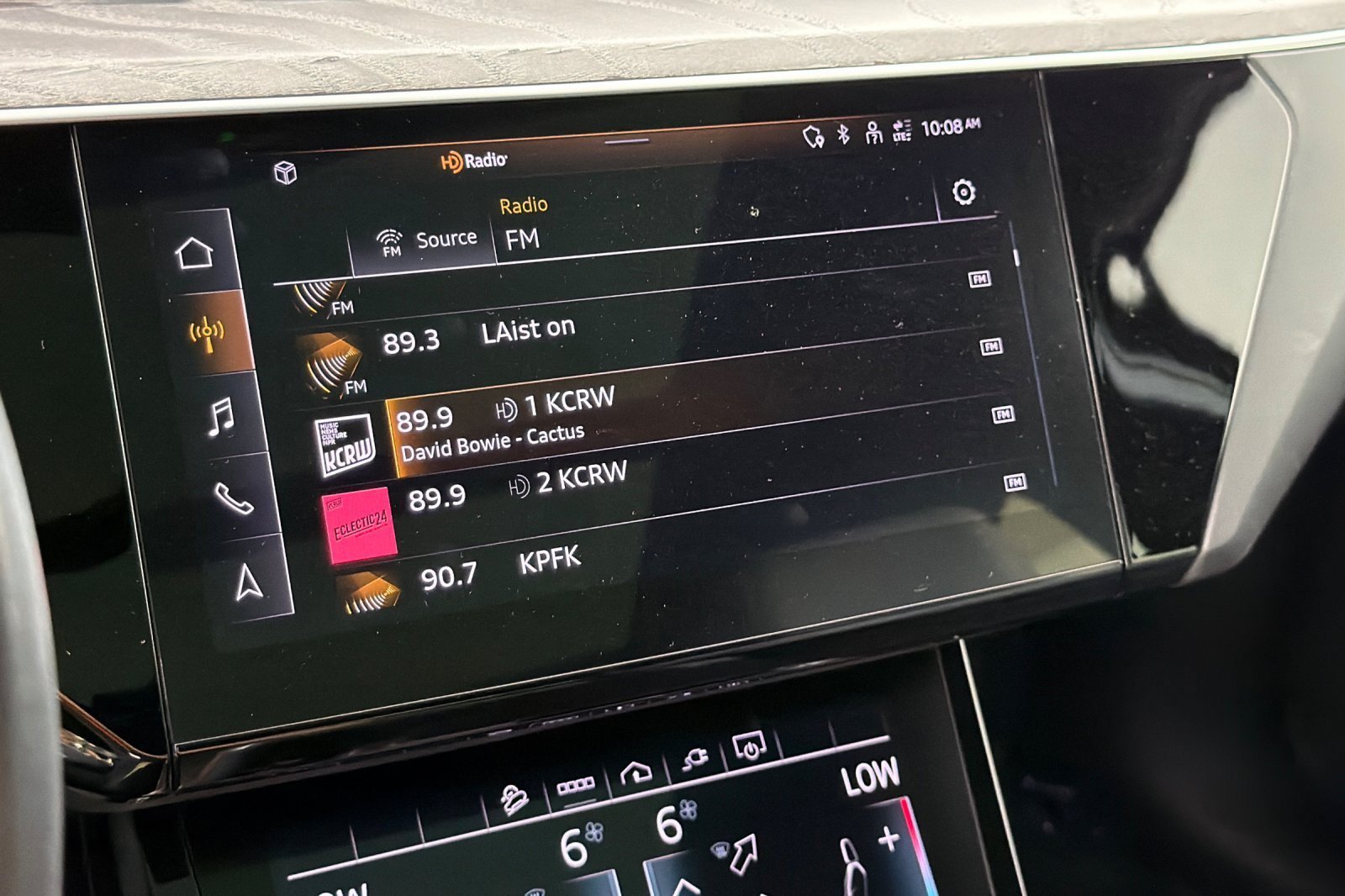 Used 2022 Audi e-tron Premium AWD/4WD image 17