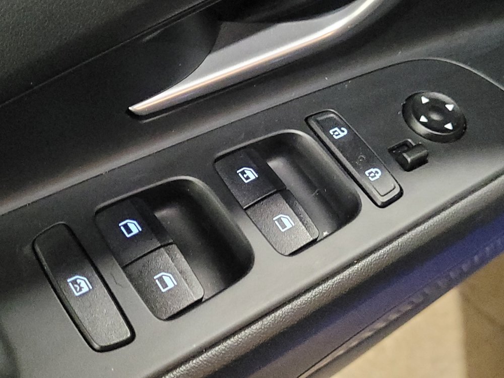 Used 2022 Hyundai Elantra SE image 27