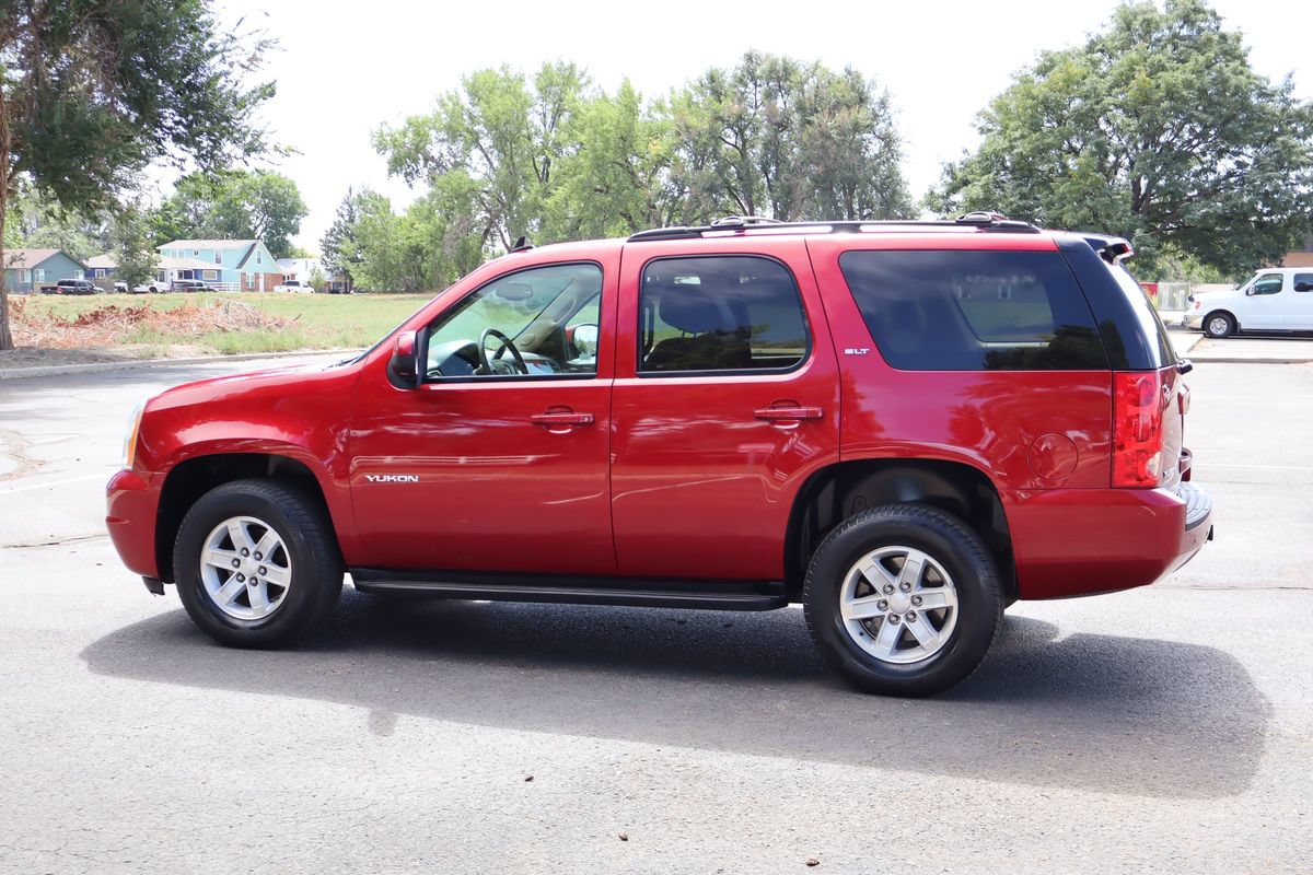 Used 2013 GMC Yukon SLT w/ SLT-2 Equipment Package AWD/4WD image 8