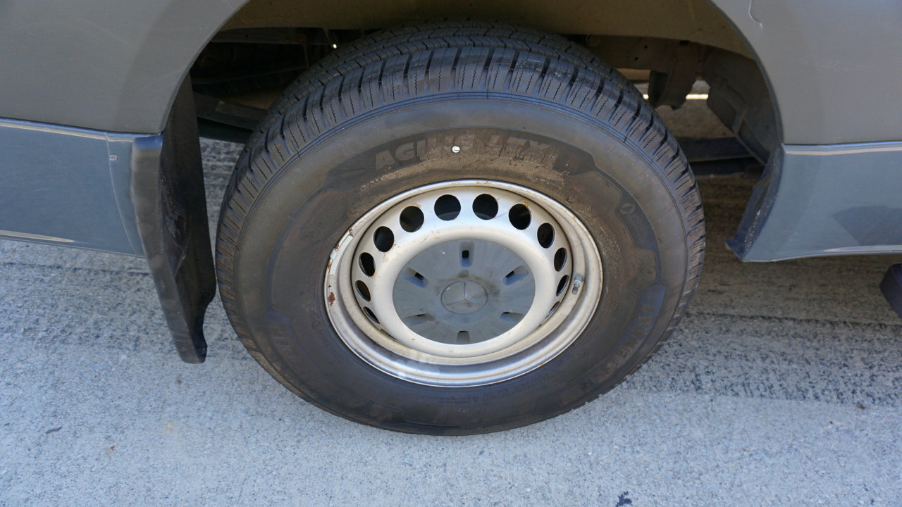 Used 2019 Mercedes-Benz Sprinter 144 image 11