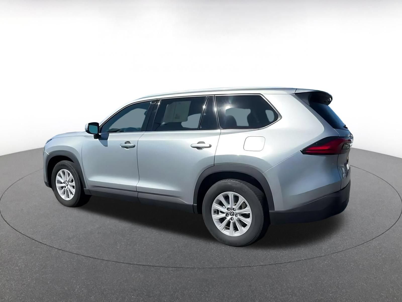 Used 2024 Toyota Grand Highlander AWD image 8