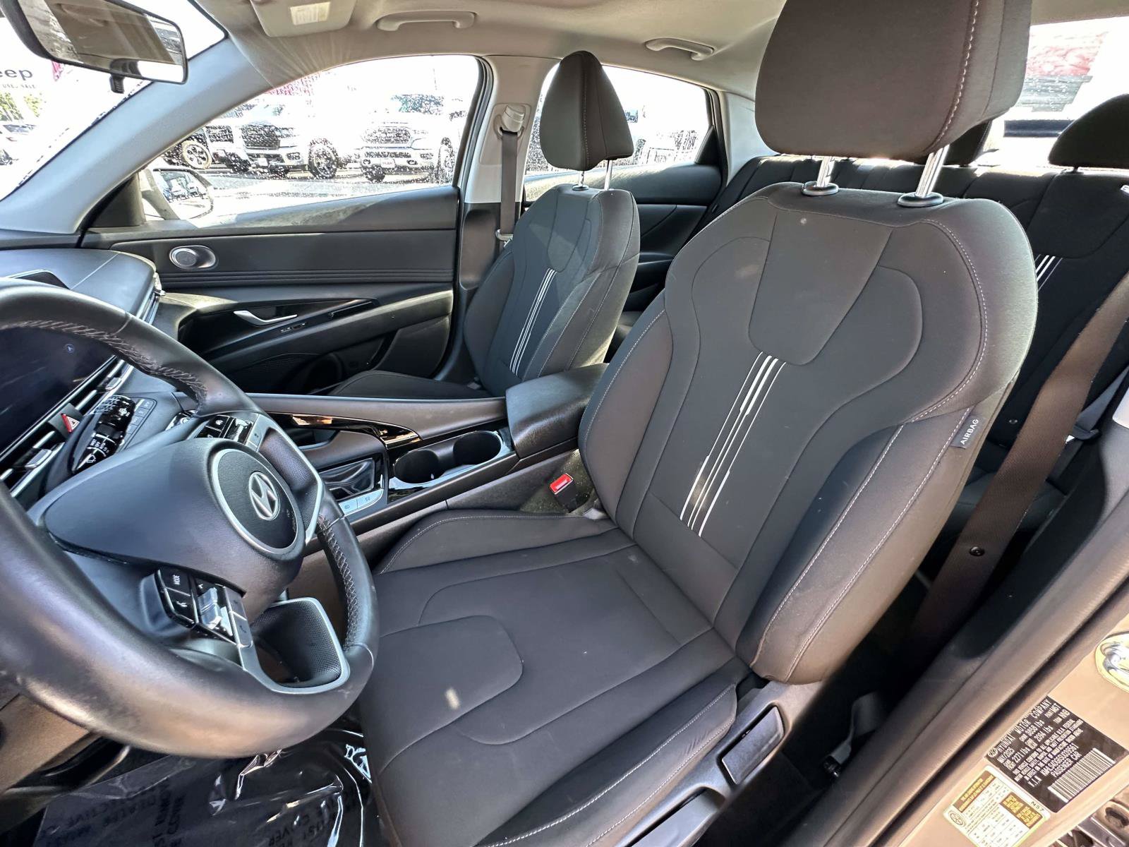 Used 2025 Hyundai Elantra SEL FWD image 26