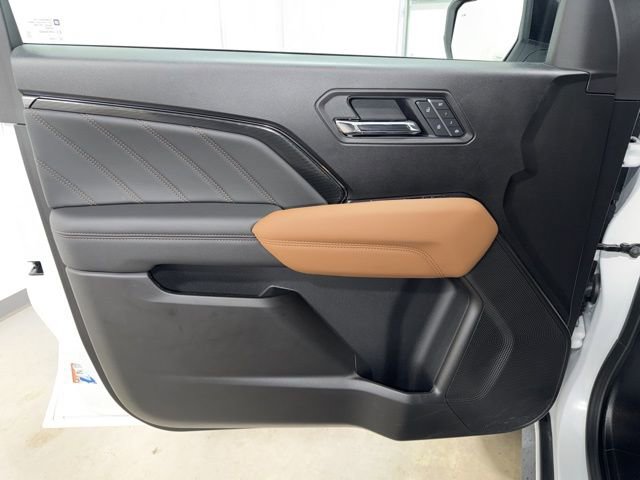 Used 2025 GMC Canyon AT4 w/ Technology Plus Package image 10