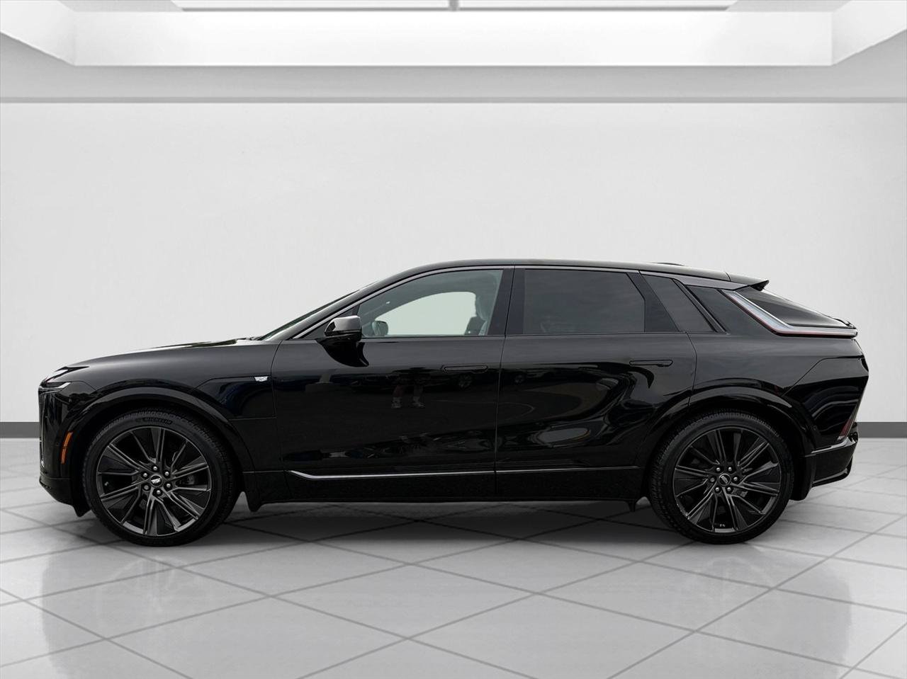 Used 2024 Cadillac Lyriq Sport RWD image 2