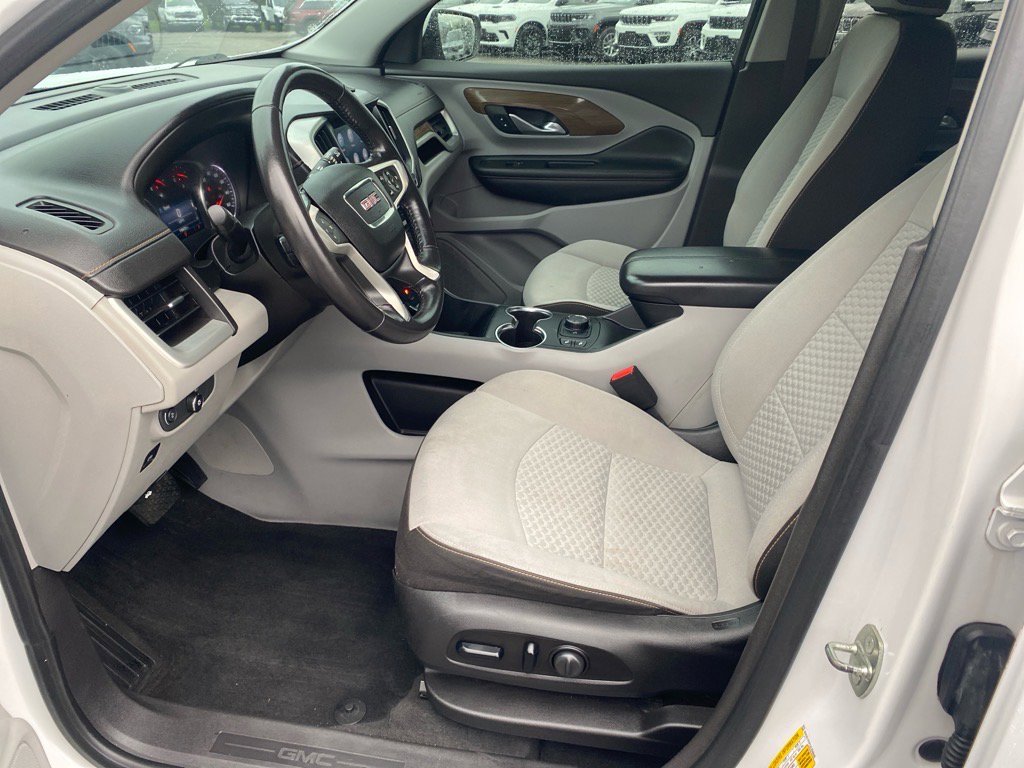 Used 2018 GMC Terrain SLE w/ Driver Convenience Package image 9