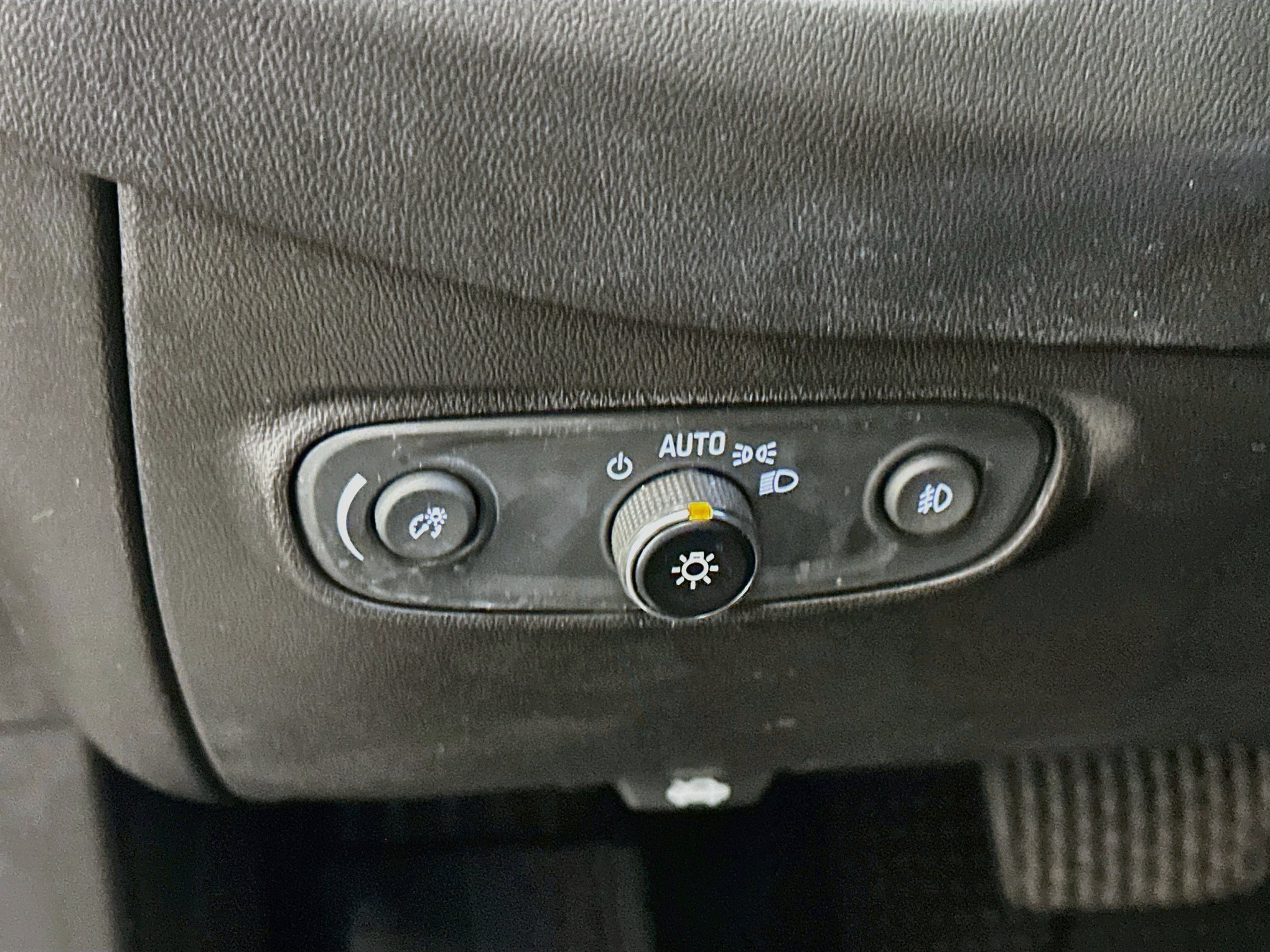 Used 2023 Chevrolet Equinox Premier AWD/4WD image 17