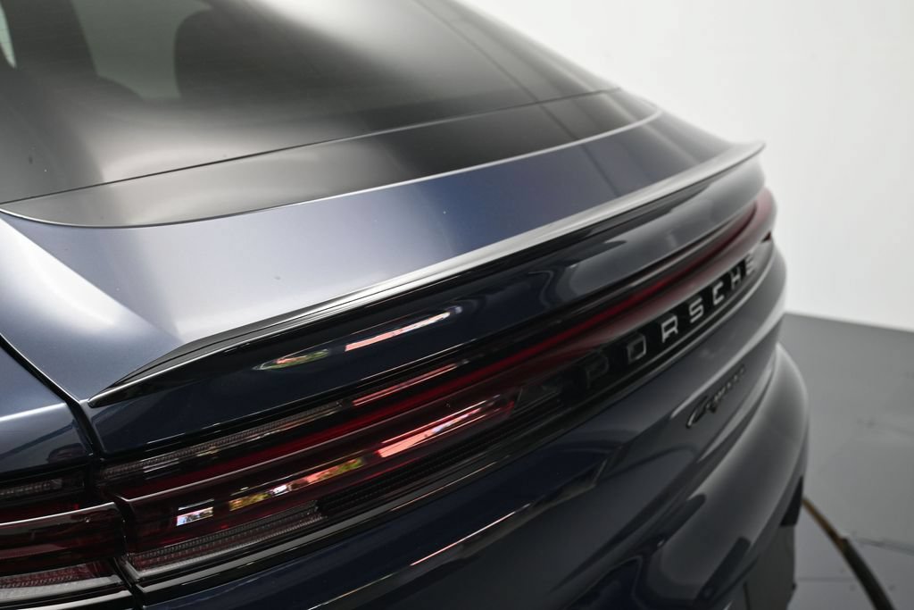 Certified 2025 Porsche Cayenne Coupe AWD/4WD image 37