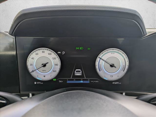 Used 2023 Hyundai Elantra Limited image 12