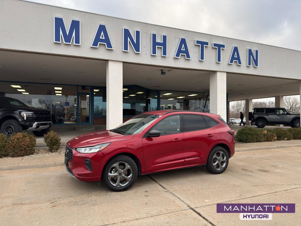 Used 2024 Ford Escape ST-Line image 1