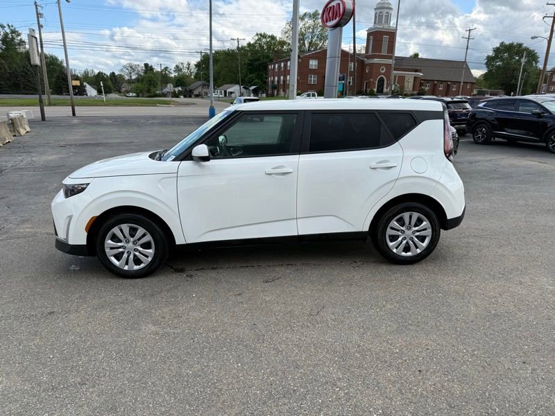 Certified 2023 Kia Soul LX FWD image 4