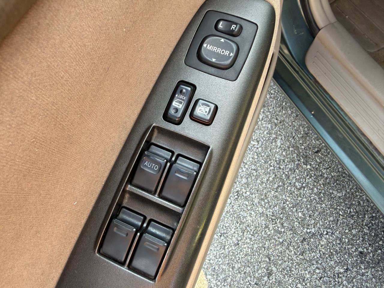 Used 2006 Toyota Camry XLE FWD image 14