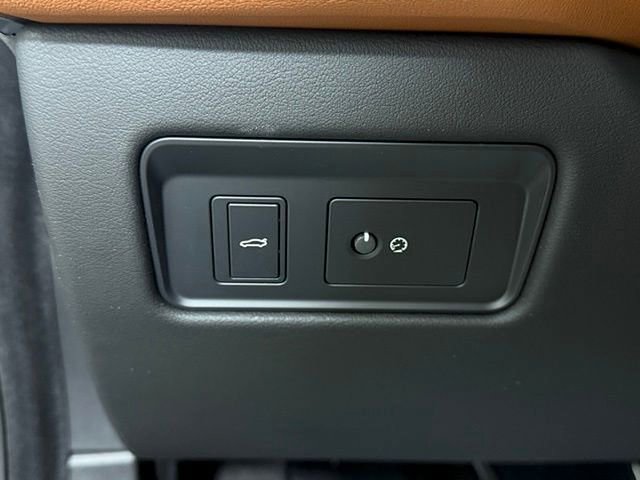 New 2024 Jaguar XF R-Dynamic SE image 38