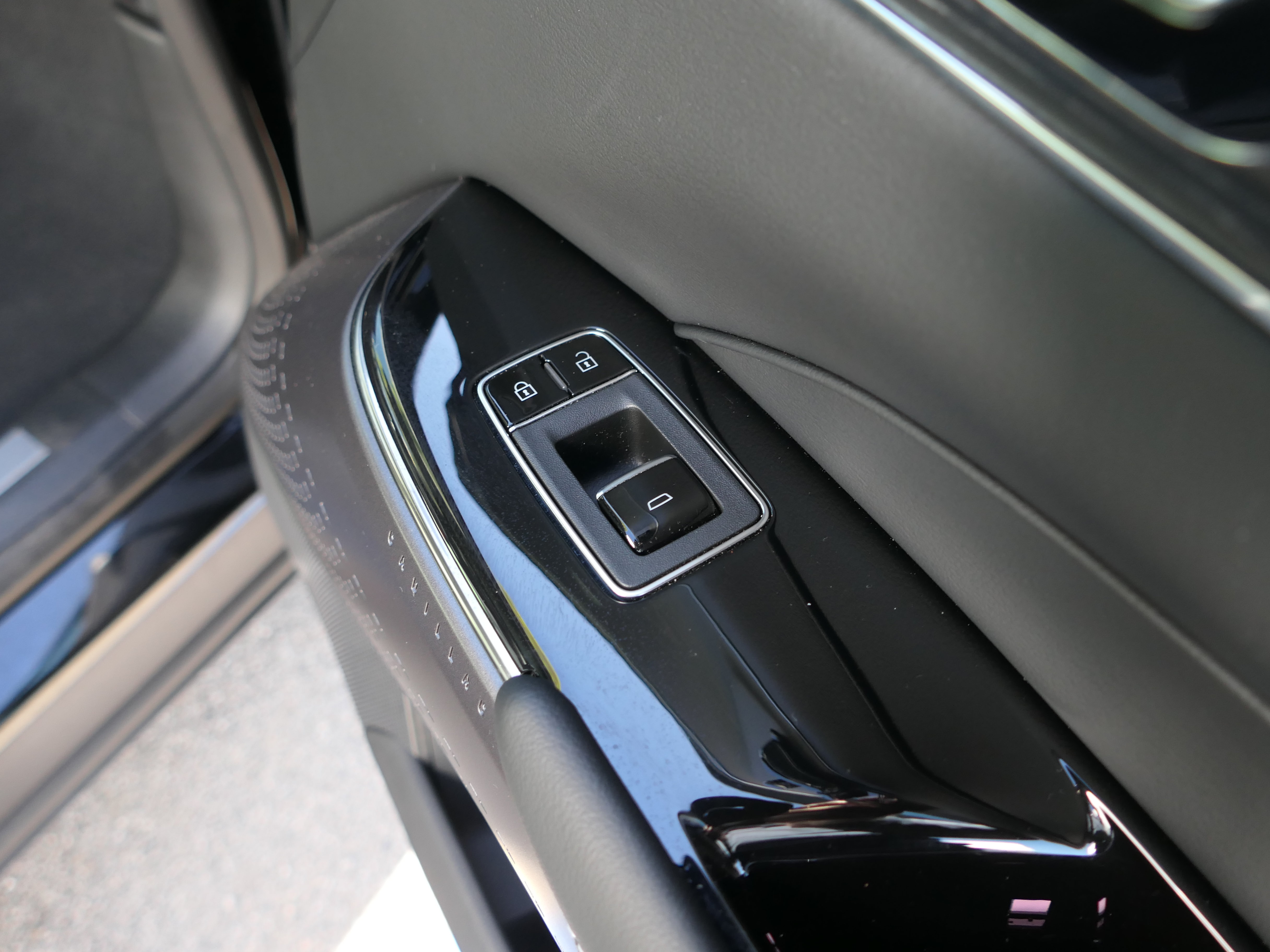 Certified 2024 Cadillac Lyriq Sport AWD/4WD image 27