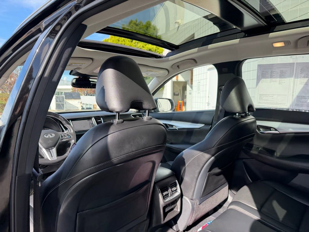 Used 2022 INFINITI QX50 Essential image 16