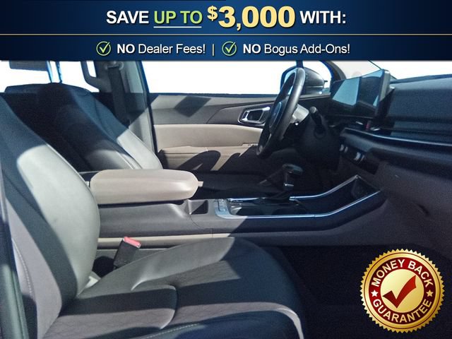 Used 2025 Kia Carnival EX FWD image 22
