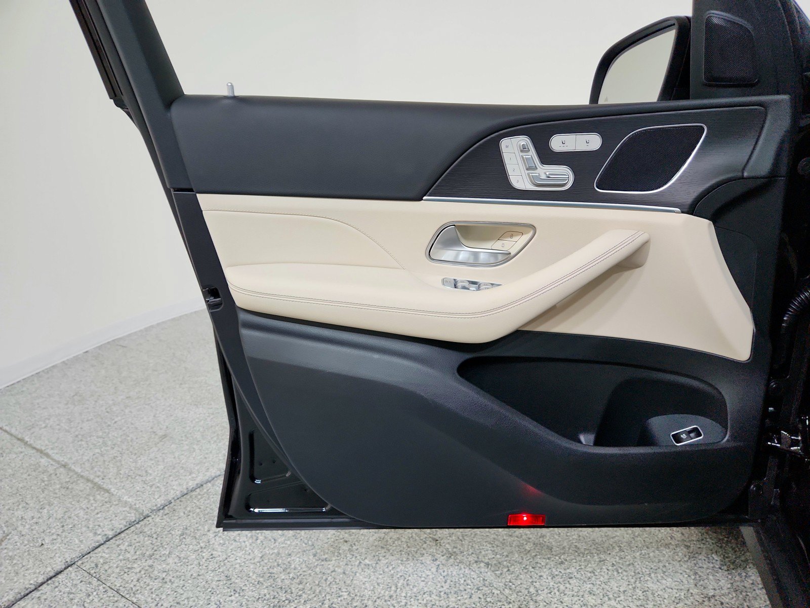 Certified 2025 Mercedes-Benz GLE 350 4MATIC image 39