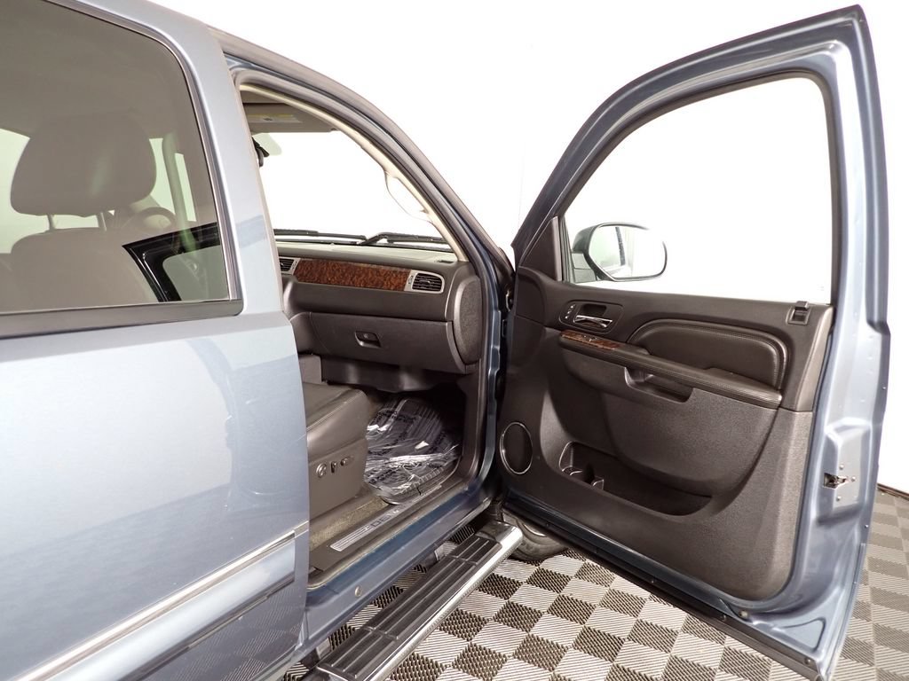 Used 2011 GMC Sierra 1500 Denali AWD/4WD image 36