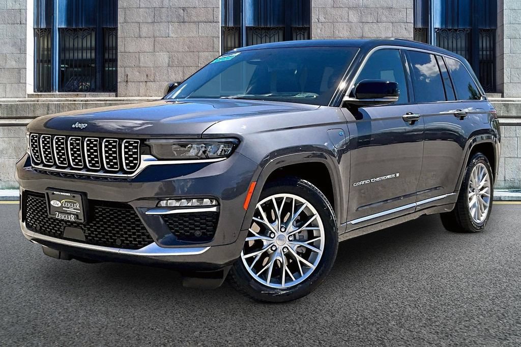 Used 2022 Jeep Grand Cherokee Summit w/ Advanced Protech Group IV AWD/4WD image 2