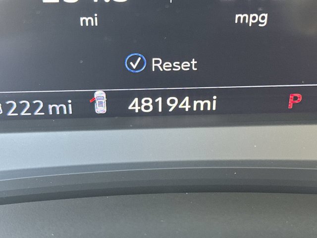 Used 2022 Cadillac XT5 Premium Luxury w/ Technology Package FWD image 12