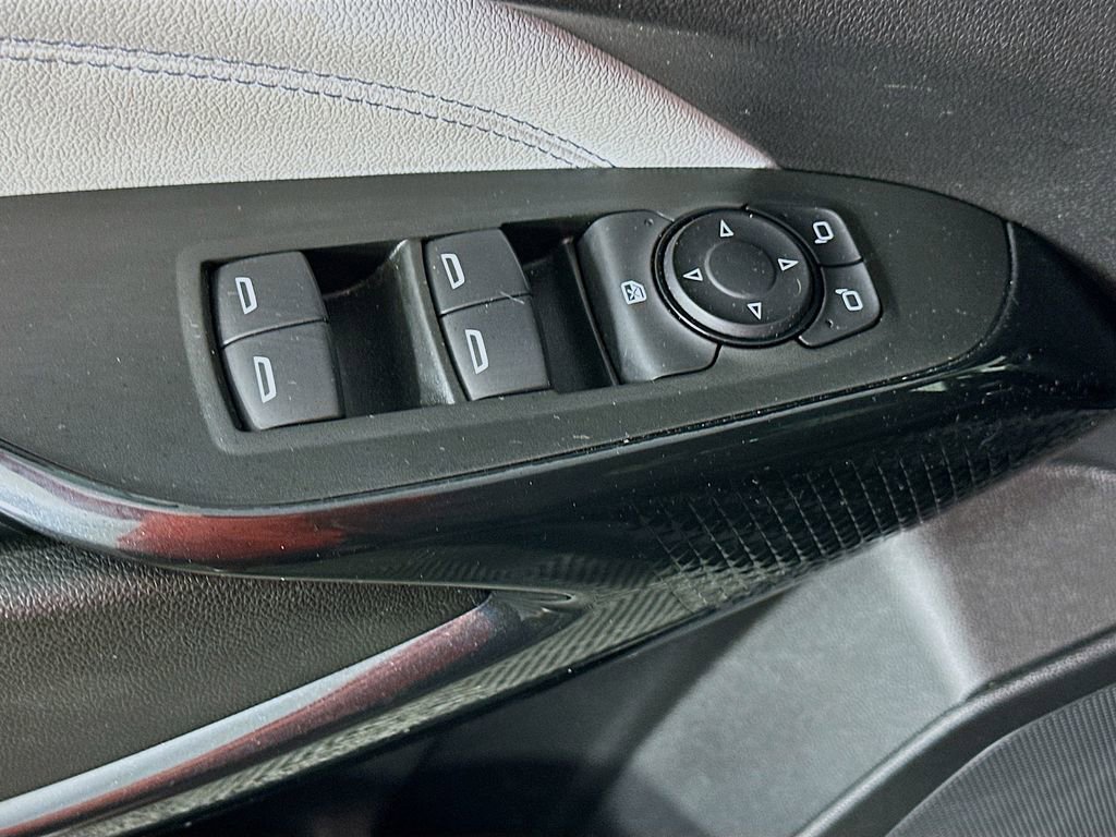 Used 2025 Chevrolet Trax LT image 24