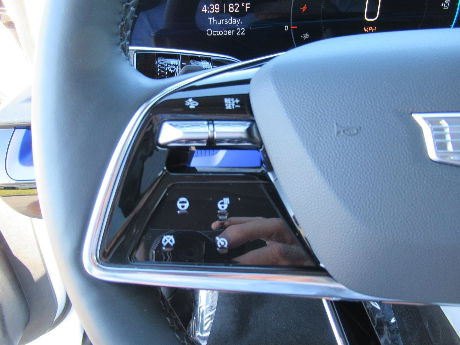 Certified 2025 Cadillac Optiq Sport 2 AWD/4WD image 25