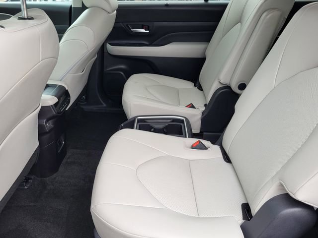 Used 2026 Toyota Grand Highlander AWD image 22