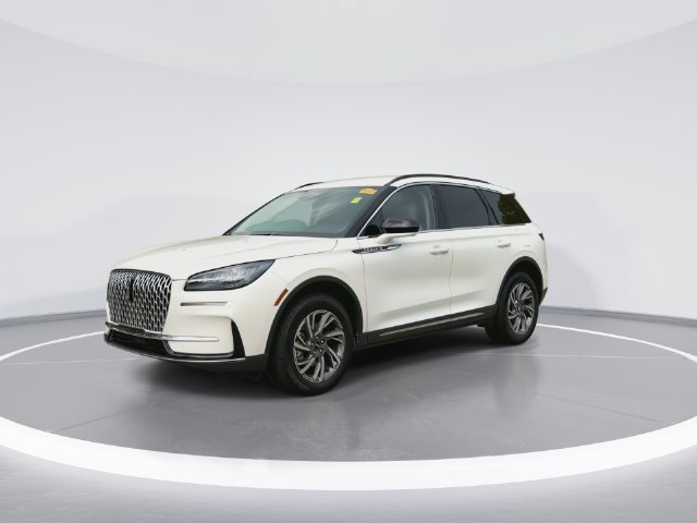 Used 2026 Lincoln Corsair Premiere FWD image 4