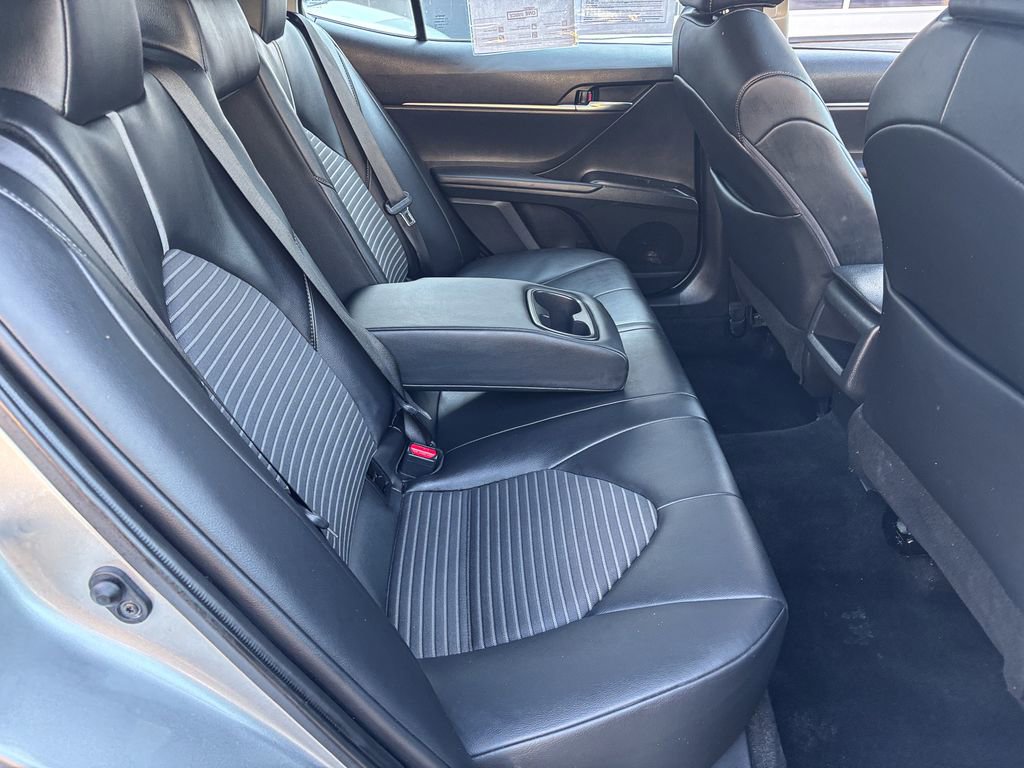 Used 2022 Toyota Camry SE w/ Convenience Package FWD image 39