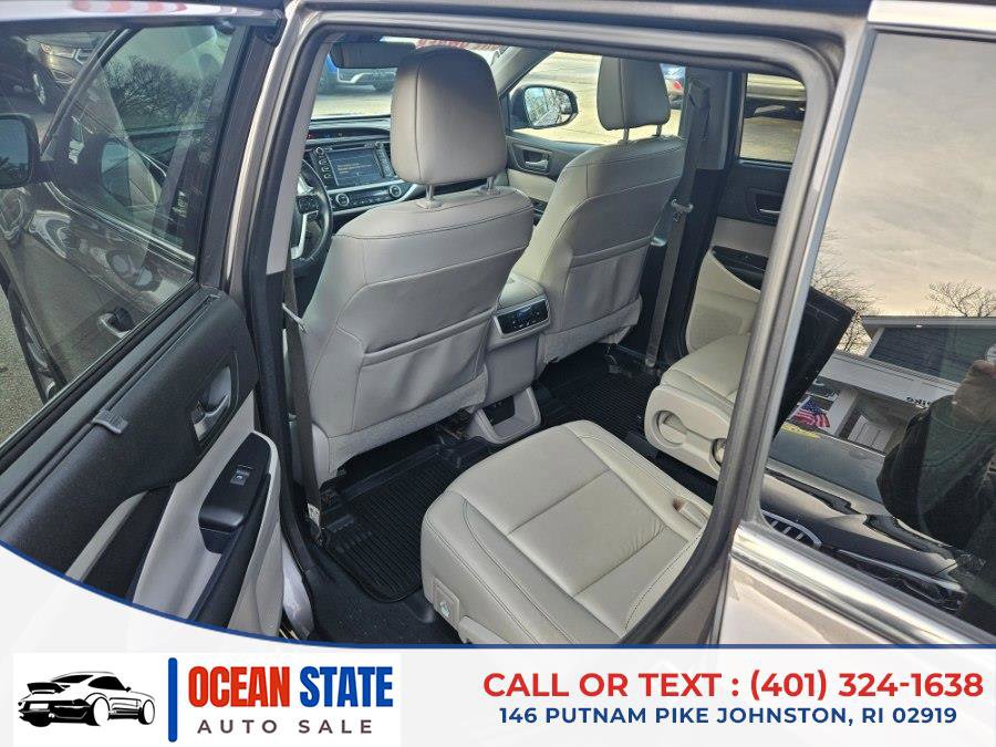Used 2018 Toyota Highlander XLE image 11