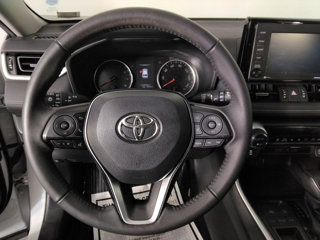Used 2021 Toyota RAV4 XLE Premium image 13