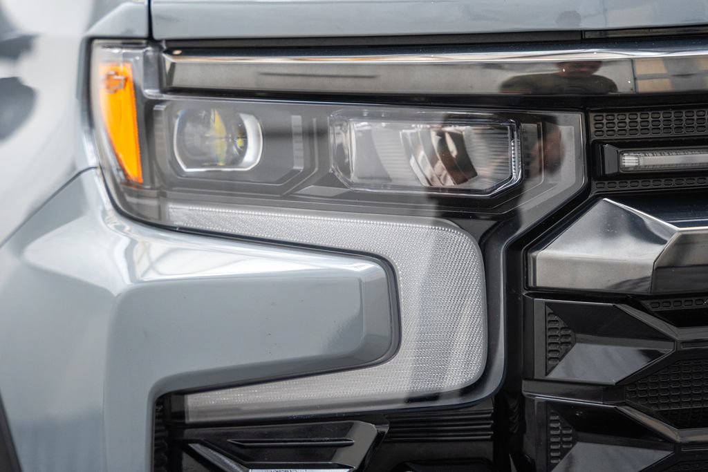 Used 2024 Chevrolet Silverado 1500 ZR2 w/ Technology Package AWD/4WD image 17