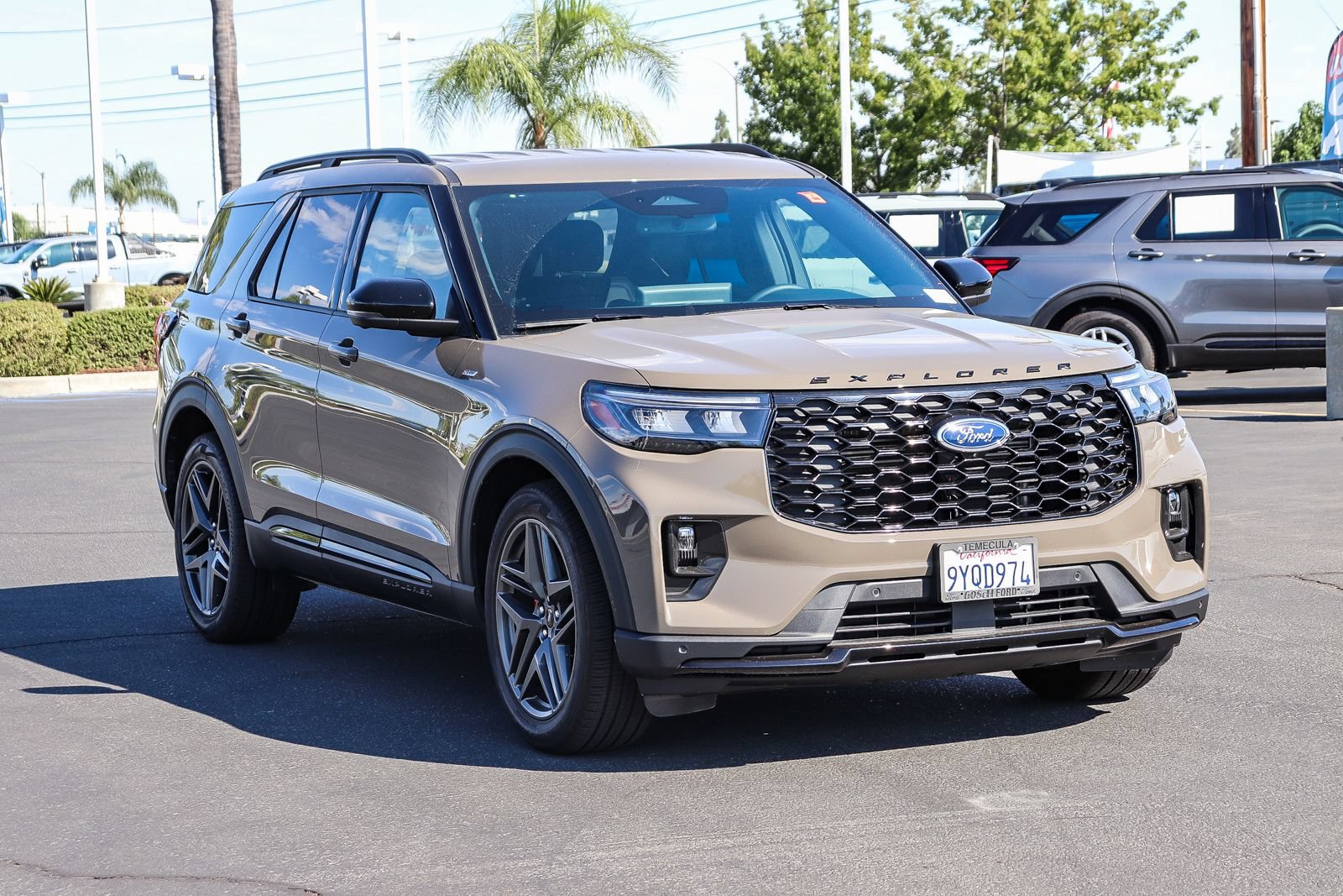 Used 2026 Ford Explorer ST-Line w/ ST-Line Street Pack RWD image 3