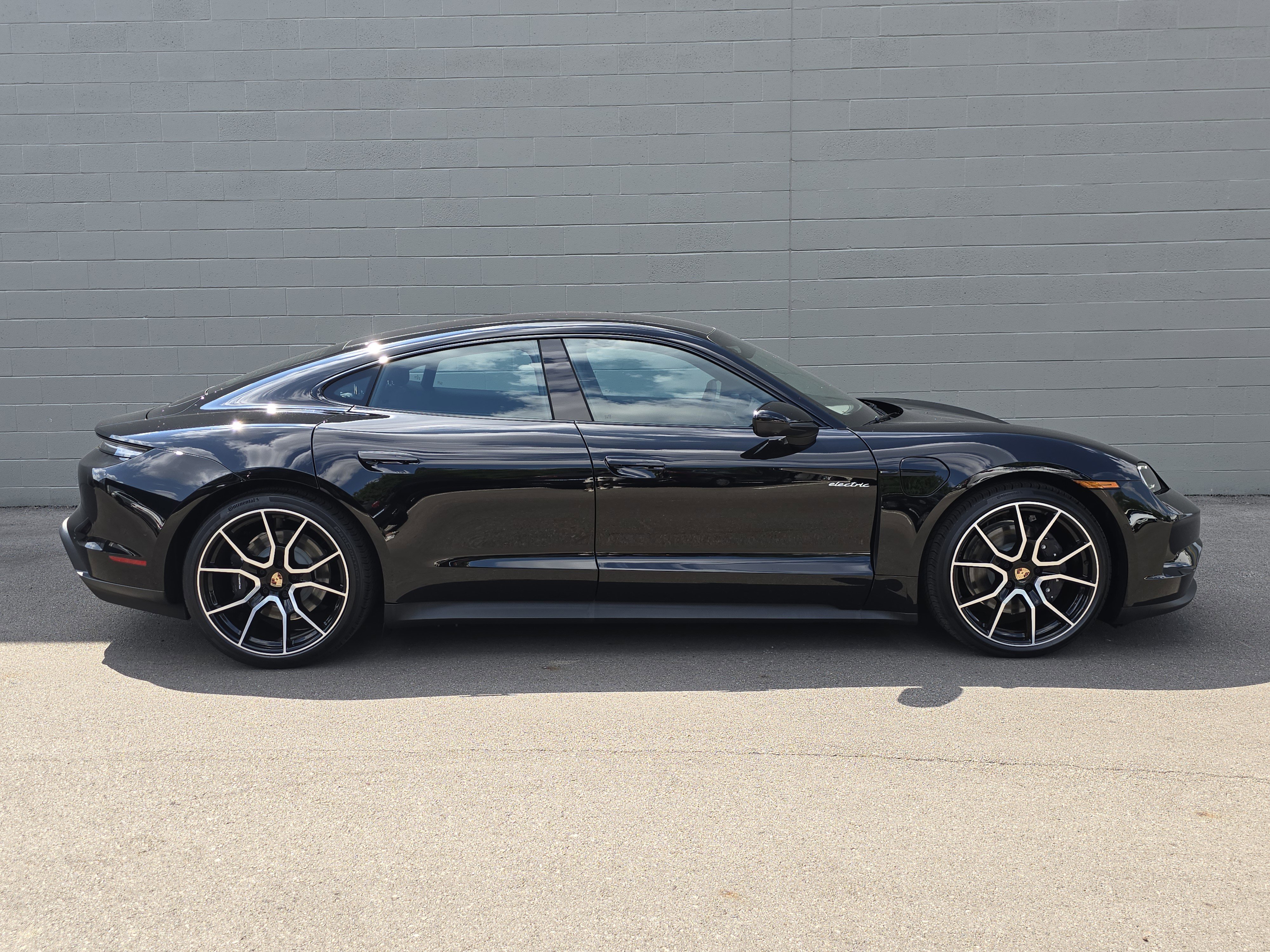 New 2025 Porsche Taycan image 11