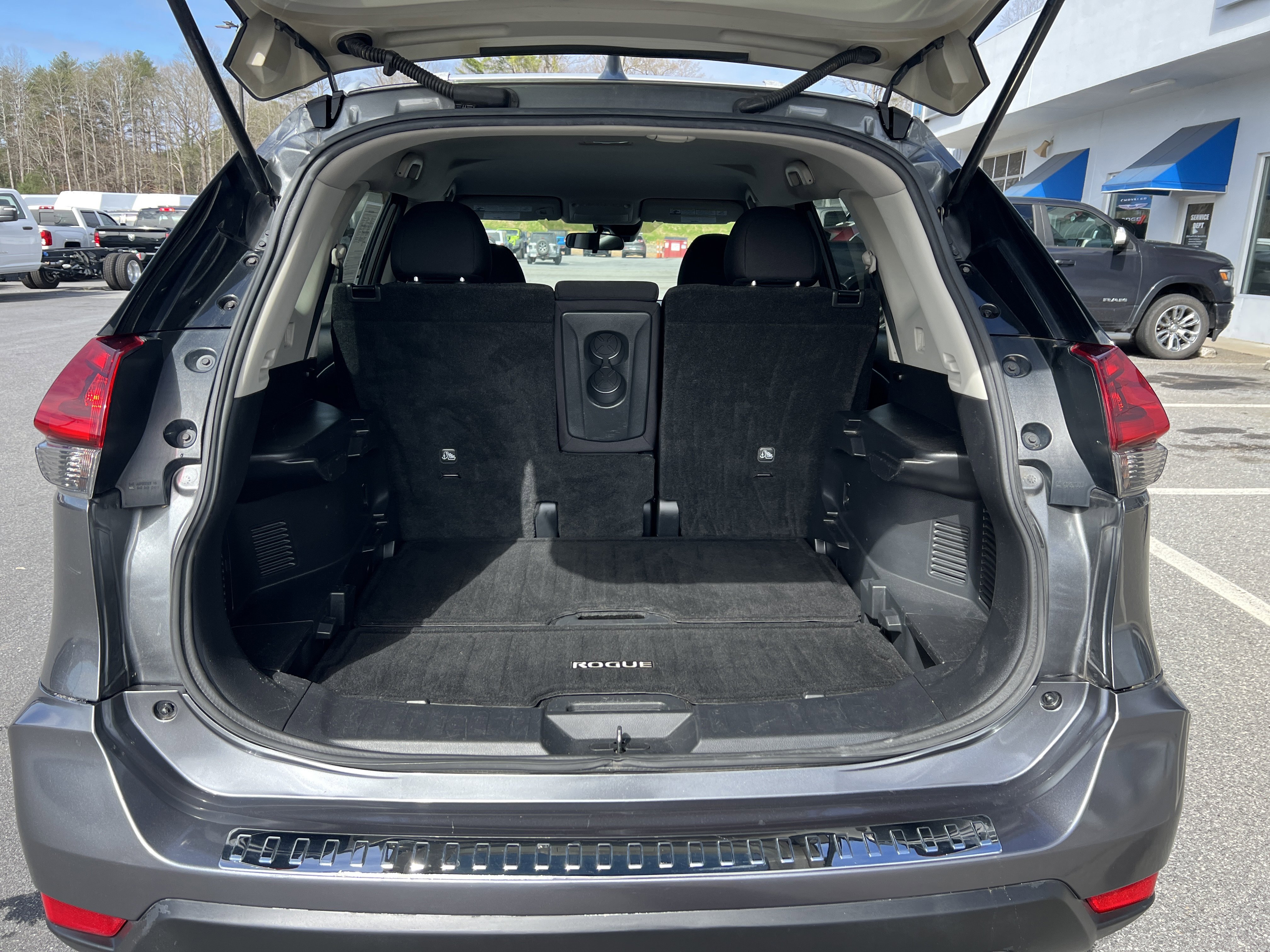 Used 2019 Nissan Rogue S w/ Special Edition Package image 9