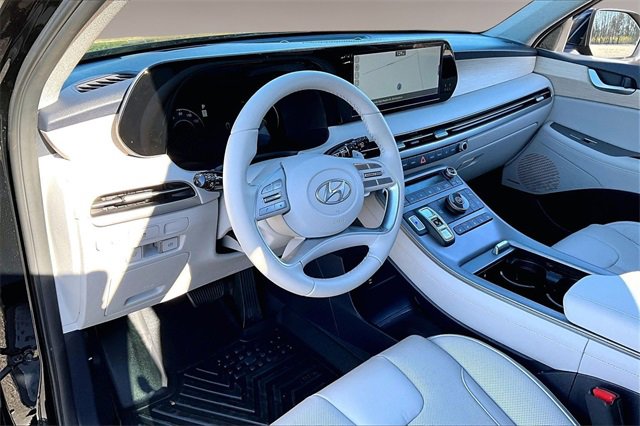 Used 2025 Hyundai Palisade Limited image 17