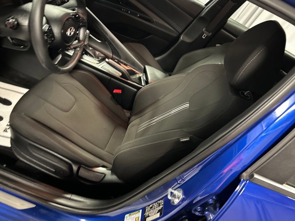Used 2025 Hyundai Elantra Sport FWD image 10