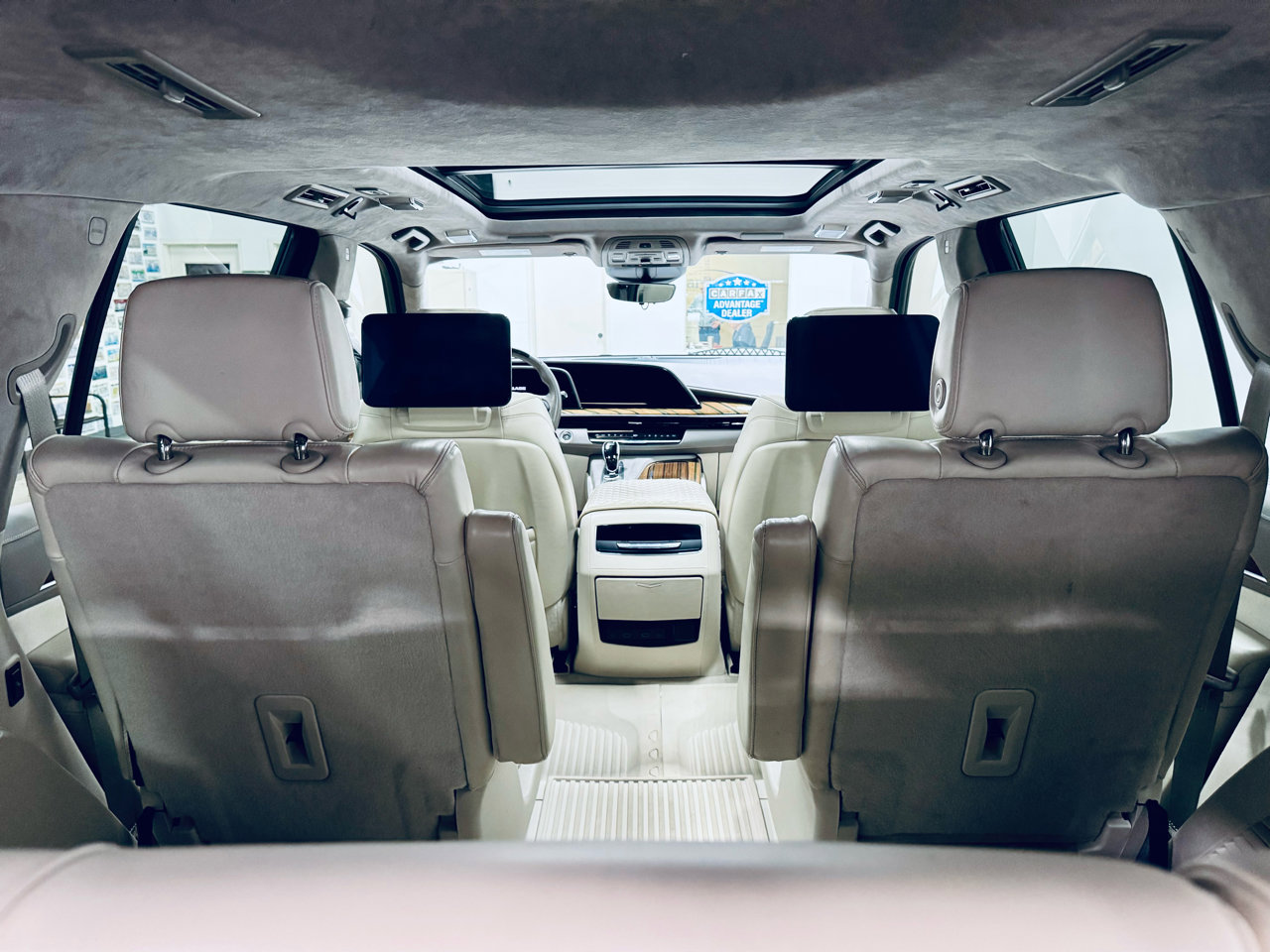 Used 2022 Cadillac Escalade Sport Platinum w/ Heavy-Duty Trailer Package image 29