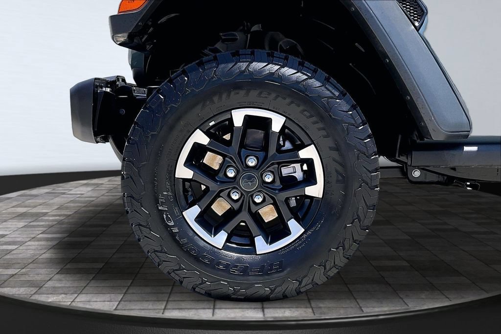 Used 2025 Jeep Wrangler Unlimited Rubicon 4xe w/ Convenience Group AWD/4WD image 30